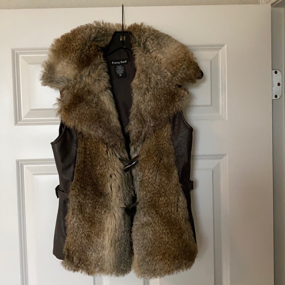Faux fur EUC Vest
